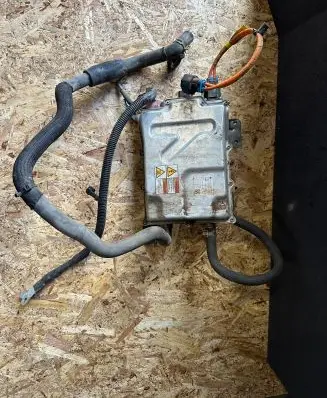 Voltage converter inverter