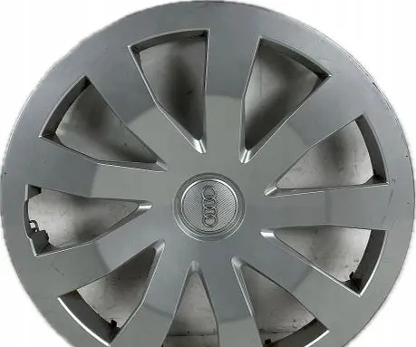 Audi A1 R15 wheel hub/cap/trim 82A601147