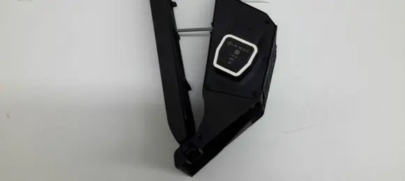 Mercedes-Benz CLS C218 X218 Accelerator throttle pedal A2043000004