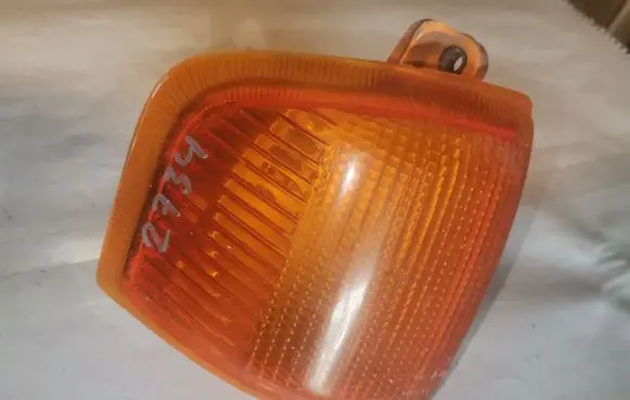 Ford Escort Front indicator light 04655