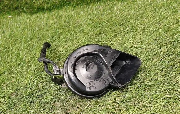 Mercedes-Benz ML W164 Horn signal A0055422820