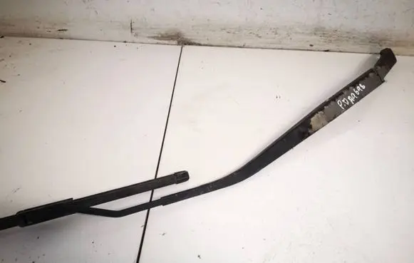 KIA Sportage Front wiper blade arm