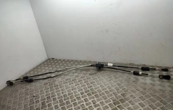 Gear shift cable linkage