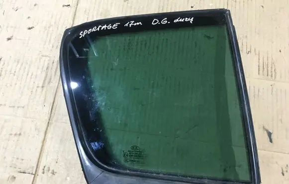 Rear vent window glass