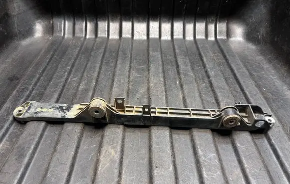 Toyota Hilux (AN120, AN130) Radiator support slam panel bracket 2640326102 26403261 PA66GF30