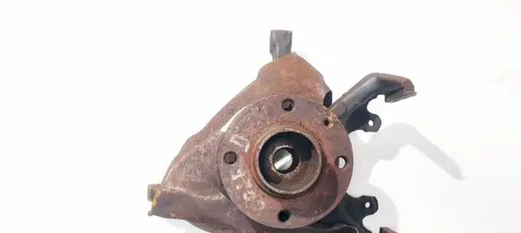 Volkswagen Golf III Front wheel hub
