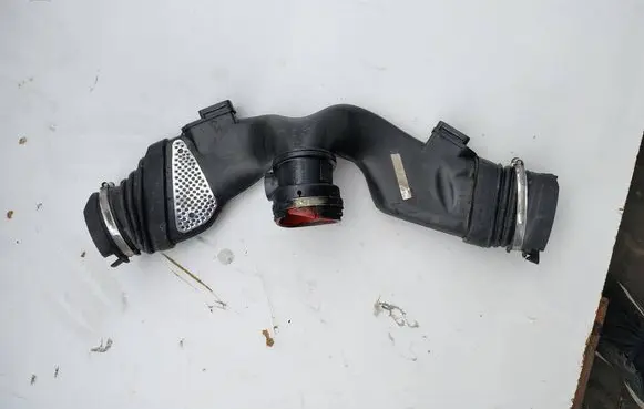 Mercedes-Benz ML W164 Air intake duct part A6420943497