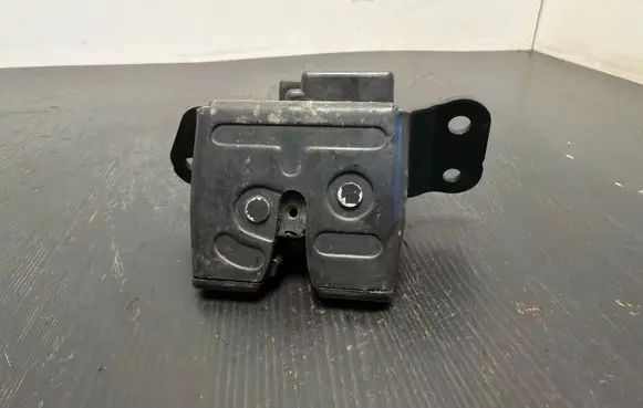 Hyundai i30 Loading door lock 