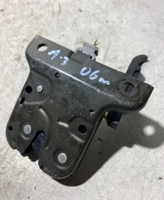Loading door lock