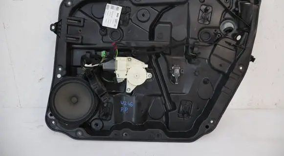 Mercedes-Benz B W246 W242 Front door electric window regulator A2467230314