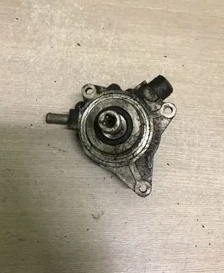 Nissan Pathfinder R51 Vacuum pump 14650EB300