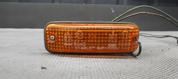 Honda Civic III Front fender indicator light 046-7385