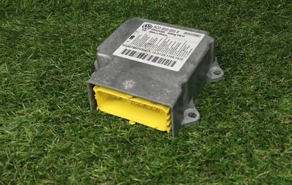 Volkswagen Jetta VI Airbag control unit/module 5C0959655E 5WK44385