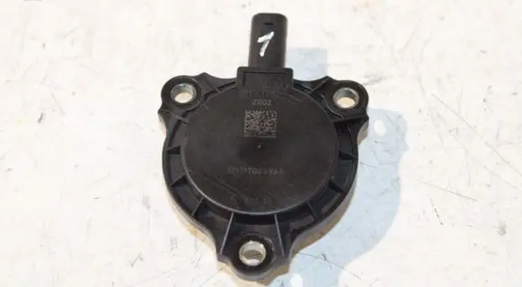 Mercedes-Benz B W246 W242 Camshaft vanos timing valve A2761560490