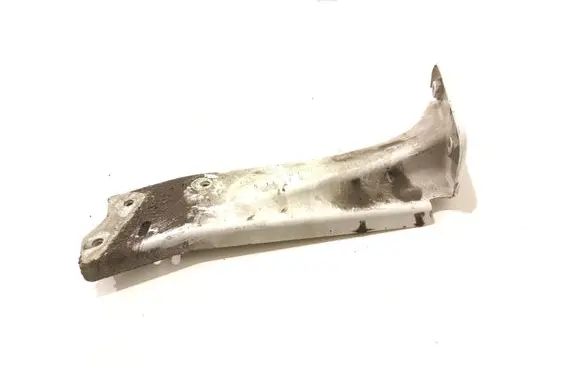 Skoda Octavia Mk3 (5E) Fender mounting bracket 5E0821141