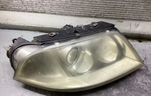 Volkswagen PASSAT B5.5 Headlight/headlamp 1EL00835002