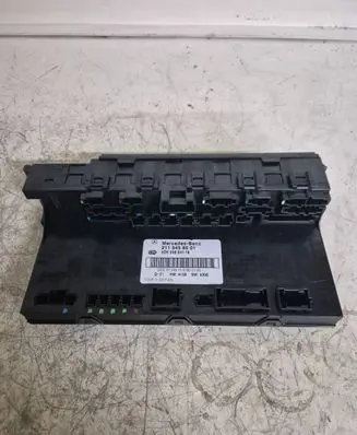 Mercedes-Benz CLS C219 Fuse module 2115458501 5DK00804718