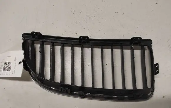 BMW 3 E90 E91 Front bumper upper radiator grill 7120009 22405910