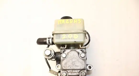Mazda 5 Power steering pump 
