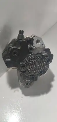 Volvo V70 Fuel injection high pressure pump 068409 0445010043 8689590