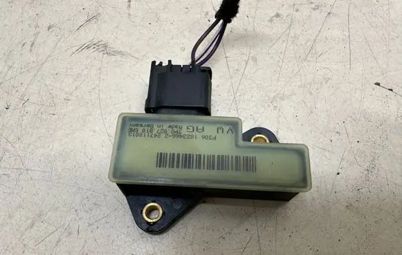Volkswagen Touareg II Brake pedal sensor switch 7P0927810 7P0927810SME 95842381000