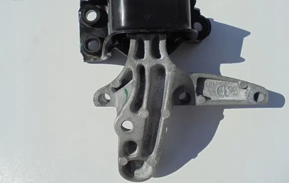 Nissan Qashqai Engine mount bracket 112848459R