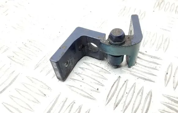 Skoda Octavia Mk2 (1Z) Rear door upper hinge 1Z0833411B