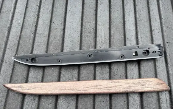 Land Rover Discovery 5 Other front door trim element HY32237B75 L0270909AA01