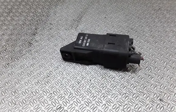 Seat Ibiza IV (6J,6P) Glow plug pre-heat relay 038907281D 0281003038
