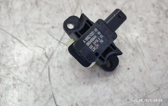 Mercedes-Benz ML W166 Airbag deployment crash/impact sensor A1668210351