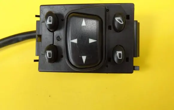 Mercedes-Benz S W220 Wing mirror switch 2208211551