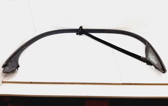 Mercedes-Benz E C207 W207 Rubber seal front coupe door A2076700339