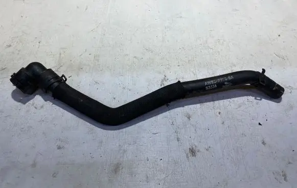 Jaguar XJ X351 Engine coolant pipe/hose AW937752BA S315A
