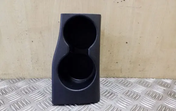 Cup holder front