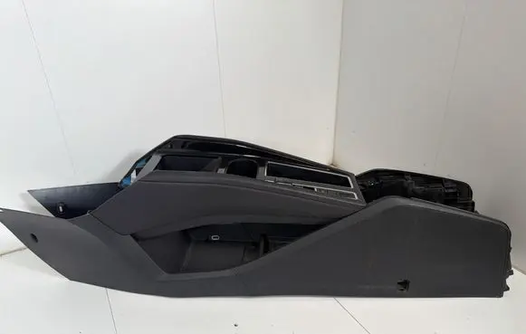 Skoda Enyaq iV Center console 