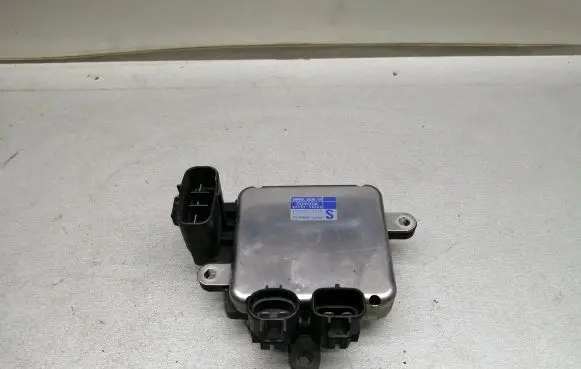 Lexus GS 300 350 430 450H Fan control module 8925730060 4993003290