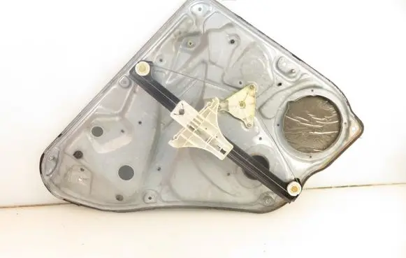 Volkswagen PASSAT B5 Rear door window regulator with motor 3B9839752AD