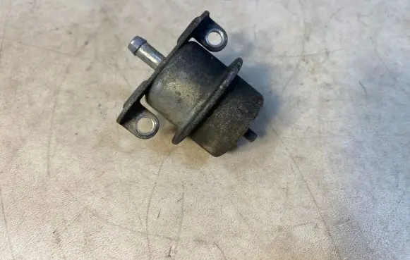 BMW 7 E23 Fuel pressure regulator 13531711541