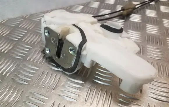 Mitsubishi ASX Front door lock