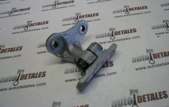 Mercedes-Benz ML W164 Front door upper hinge