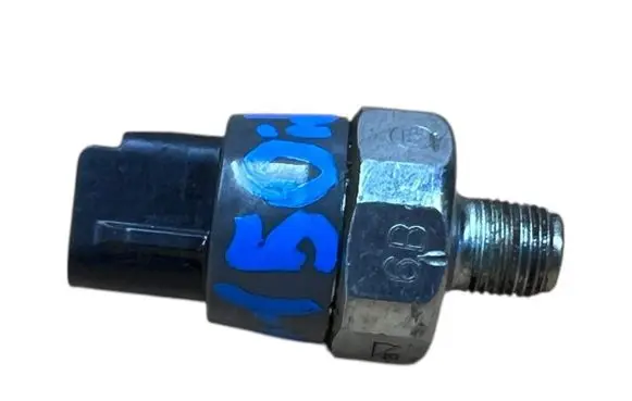 Toyota Yaris Oil pressure sensor 8353005010