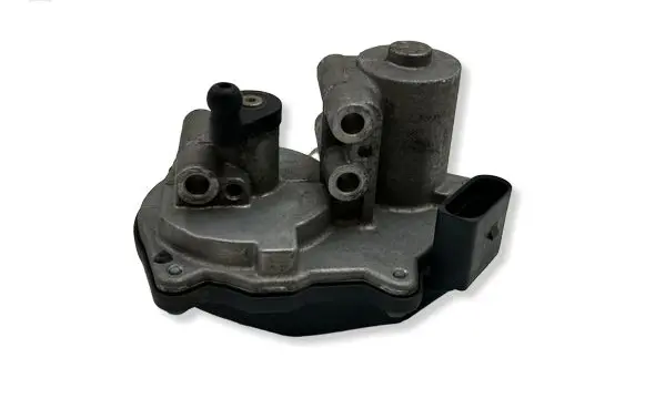 Volkswagen PASSAT B6 Intake manifold valve actuator/motor 06F133482E