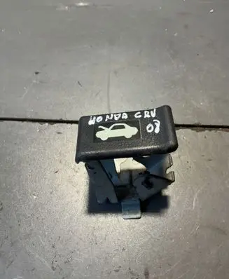 Honda CR-V Engine bonnet (hood) release handle