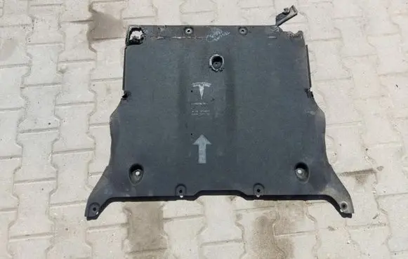 Tesla Model 3 Engine splash shield/under tray 1104312-00-B