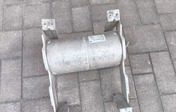 Mercedes-Benz ML W164 Air suspension tank/reservoir A1643200015 ZGS005