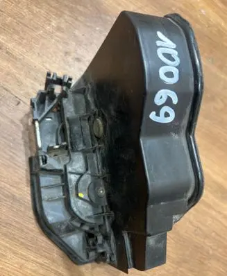BMW 5 E60 E61 Front door lock 7202143