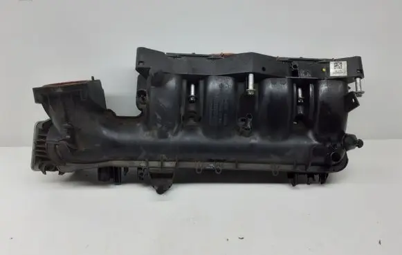 Mercedes-Benz B W246 W242 Intake manifold A2700900737