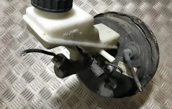 Mazda 3 I Master brake cylinder 25113379