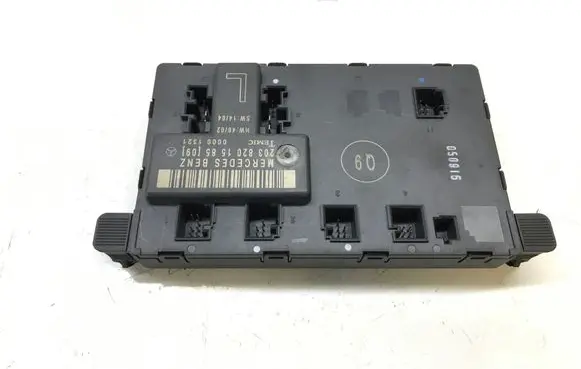 Mercedes-Benz C W203 Door control unit/module 2038201585 K4026