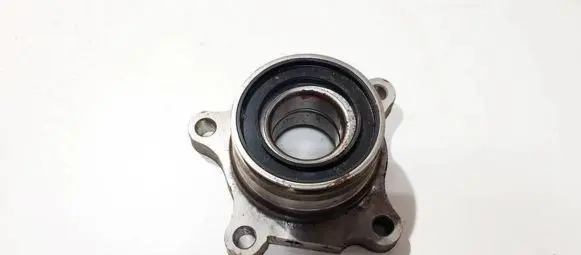 Toyota Land Cruiser (J100) Rear wheel hub 6211